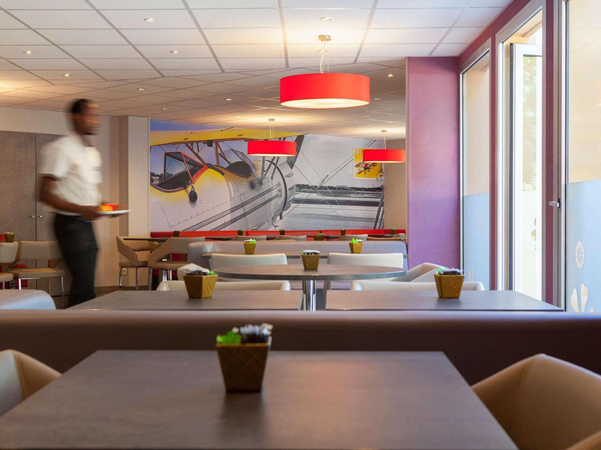 Ibis Velizy