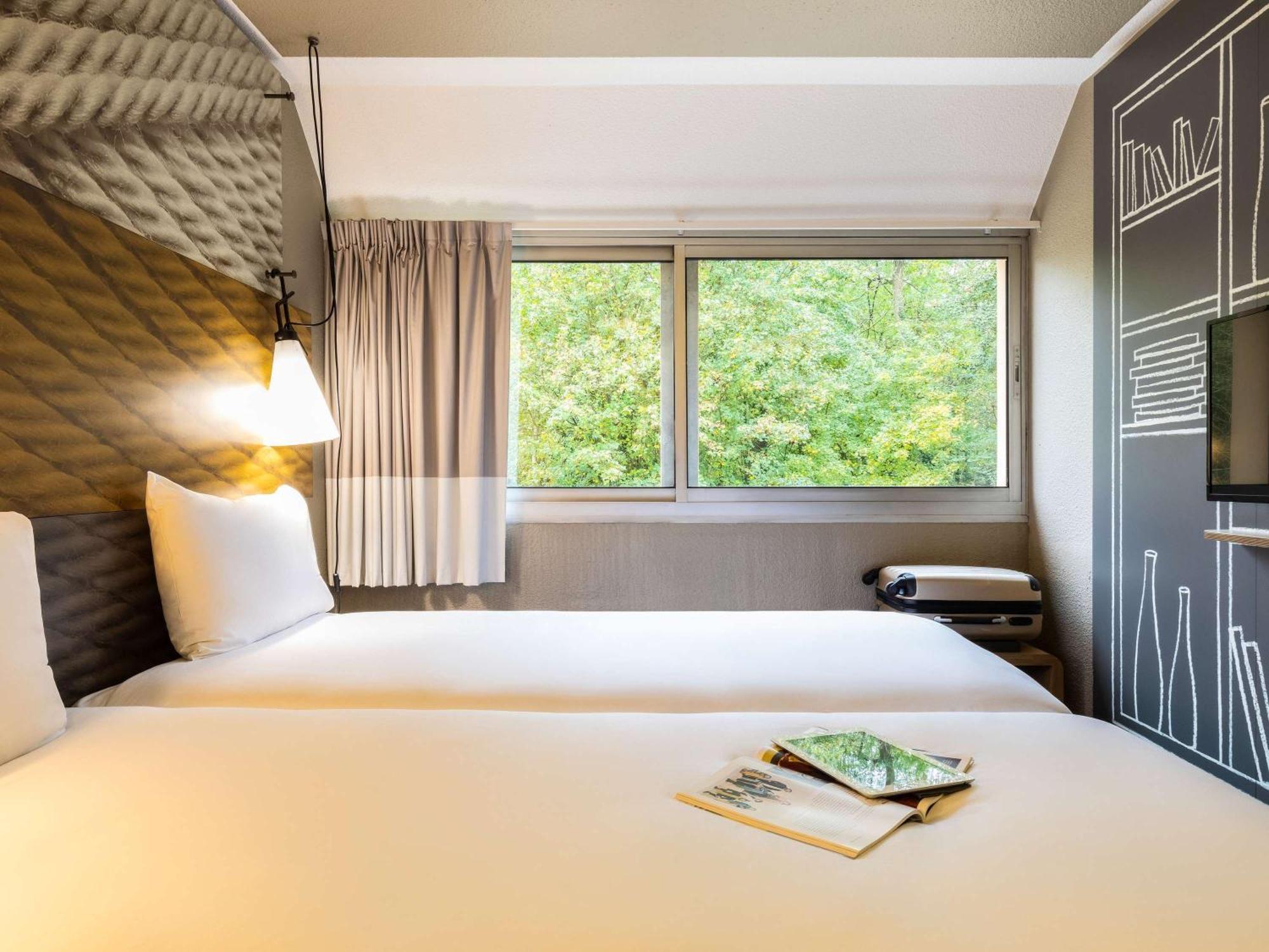 Ibis Velizy
