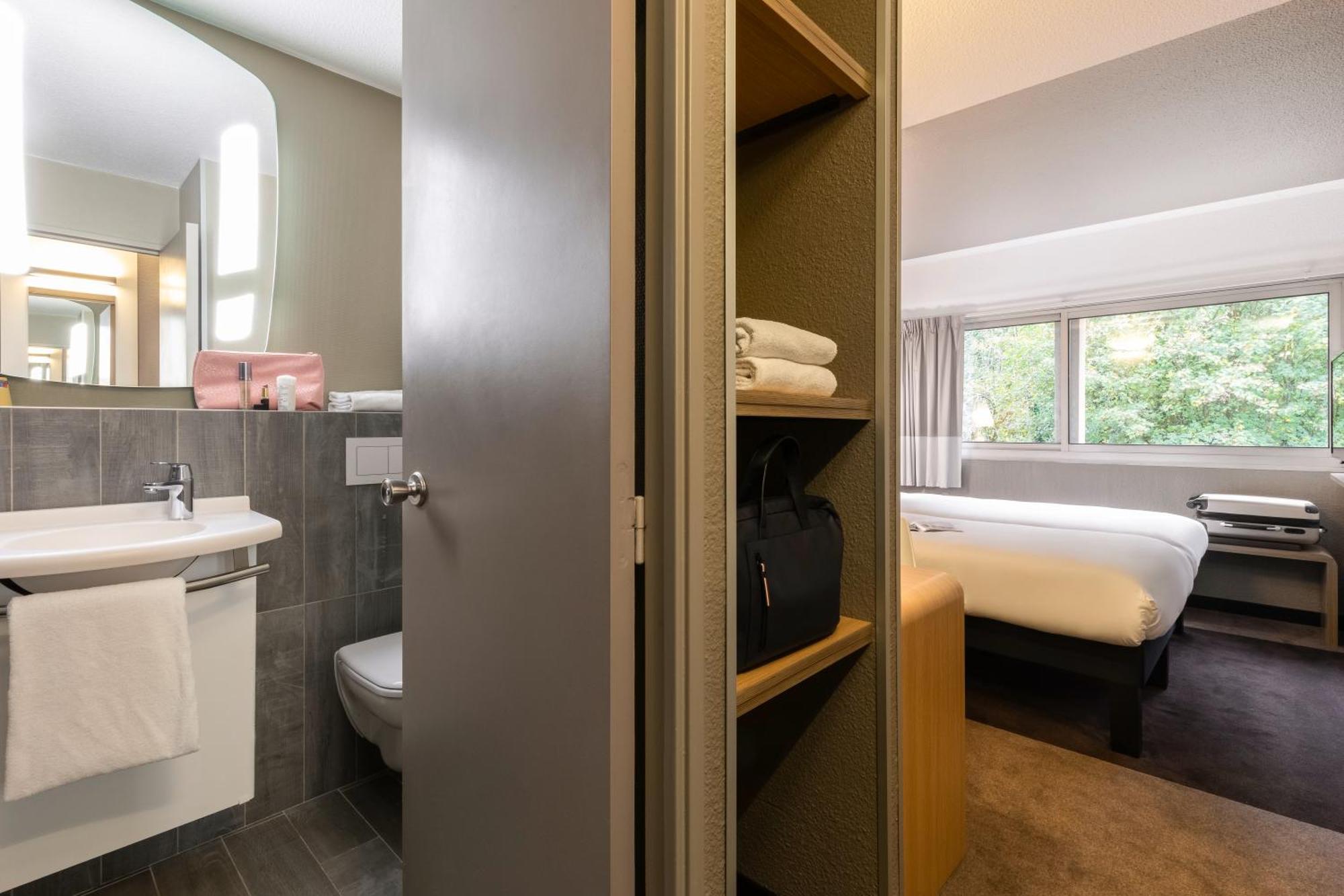 Hotel Ibis Velizy 3*