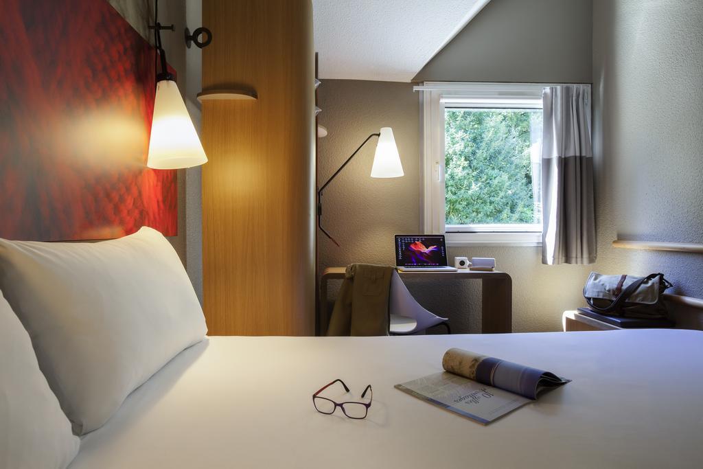 Ibis Velizy 3*